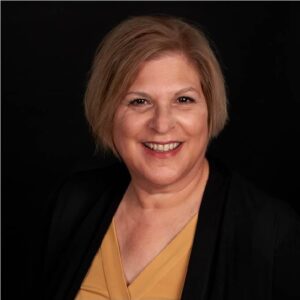 Headshot Rebecca Villari